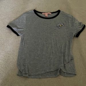 Gray shirt with daisy patch